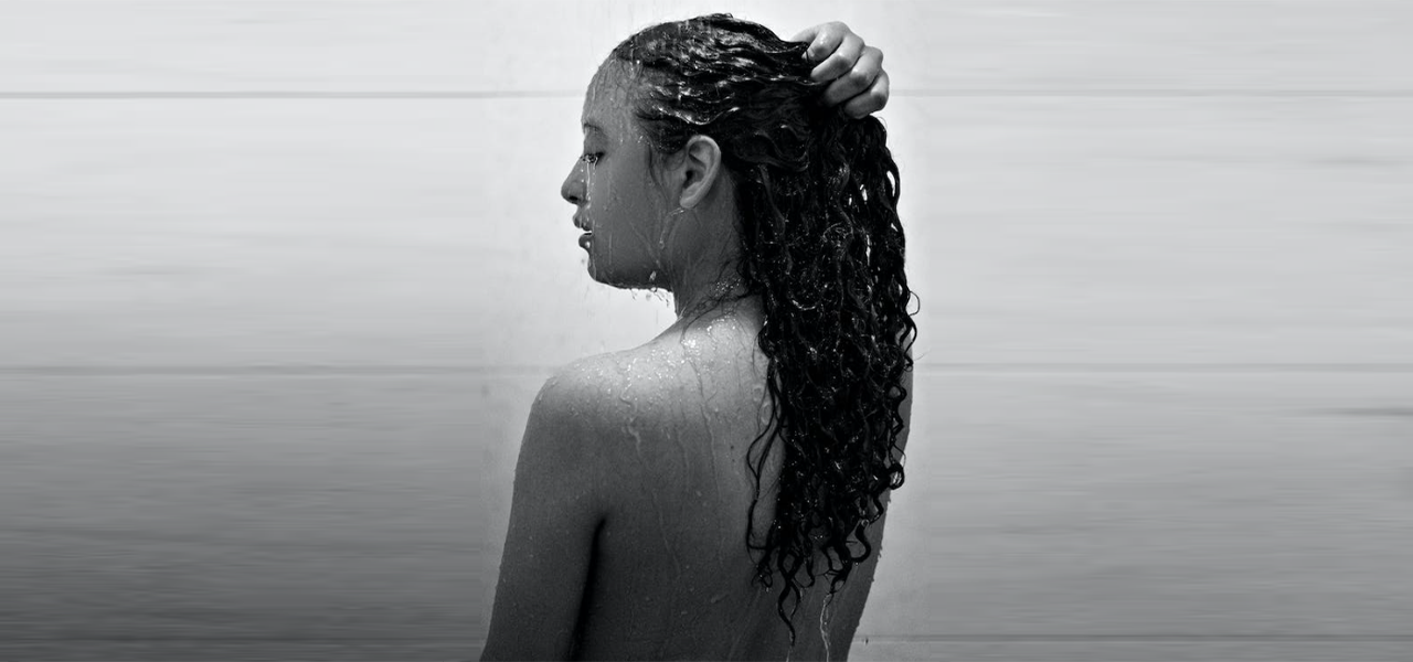 The Right Way To Wash Curly Hair