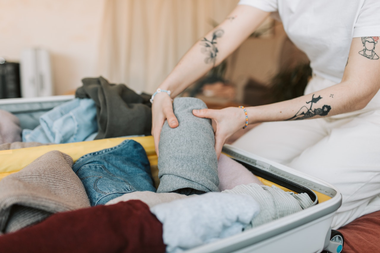 A Quick Guide on How to Pack a Suitcase